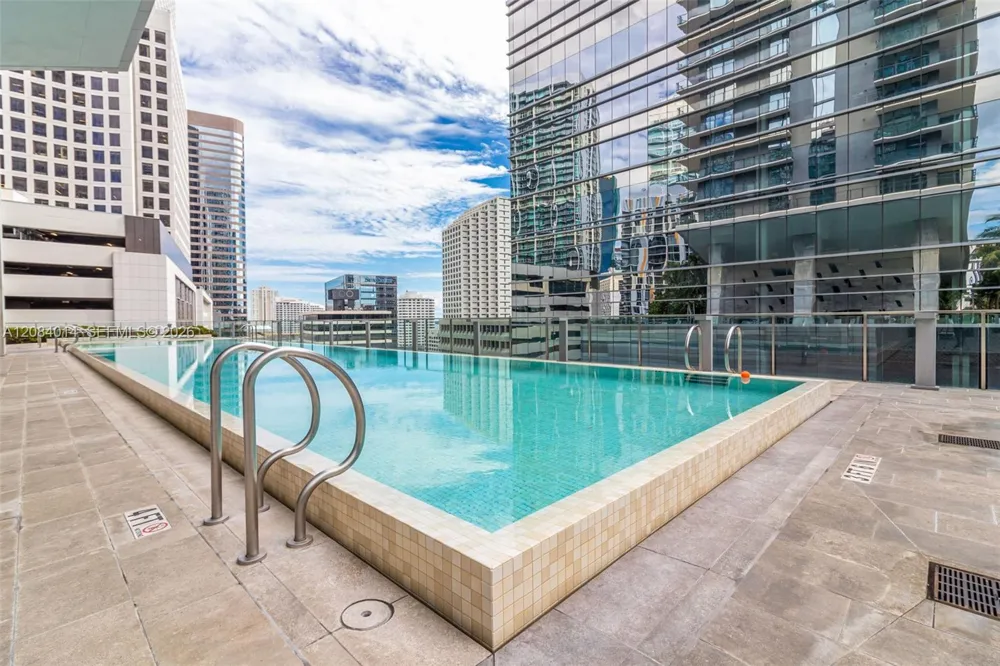 68 SE 6th St #2406 Miami, FL 33131