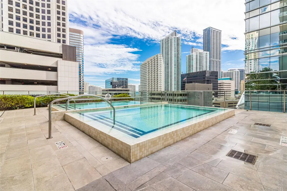 68 SE 6th St #2406 Miami, FL 33131