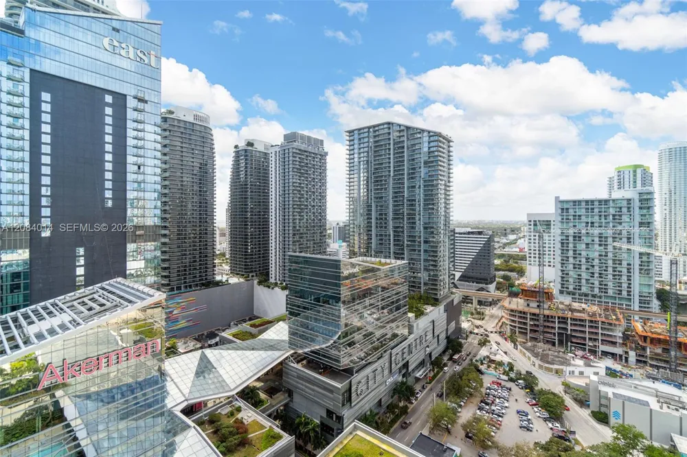 68 SE 6th St #2406 Miami, FL 33131