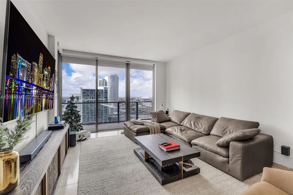 68 SE 6th St #2406 Miami, FL 33131