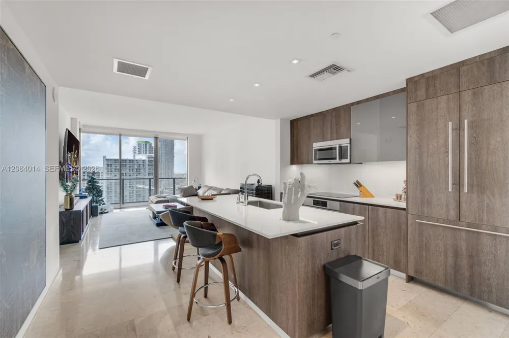 68 SE 6th St #2406 Miami, FL 33131