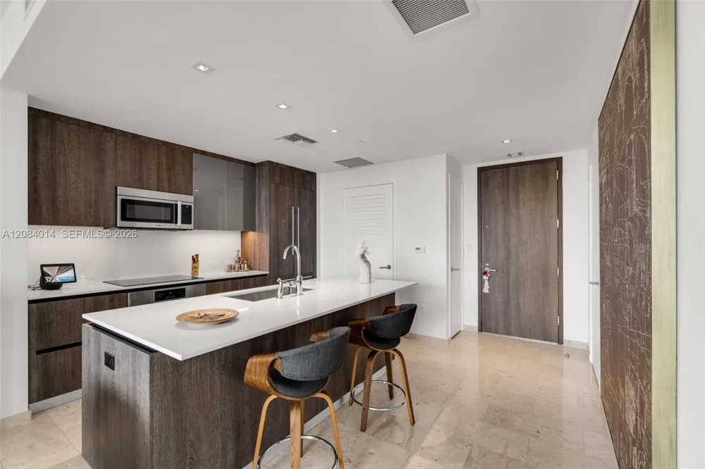68 SE 6th St #2406 Miami, FL 33131