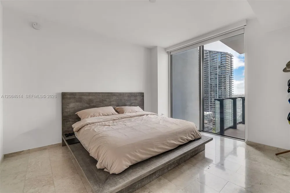 68 SE 6th St #2406 Miami, FL 33131