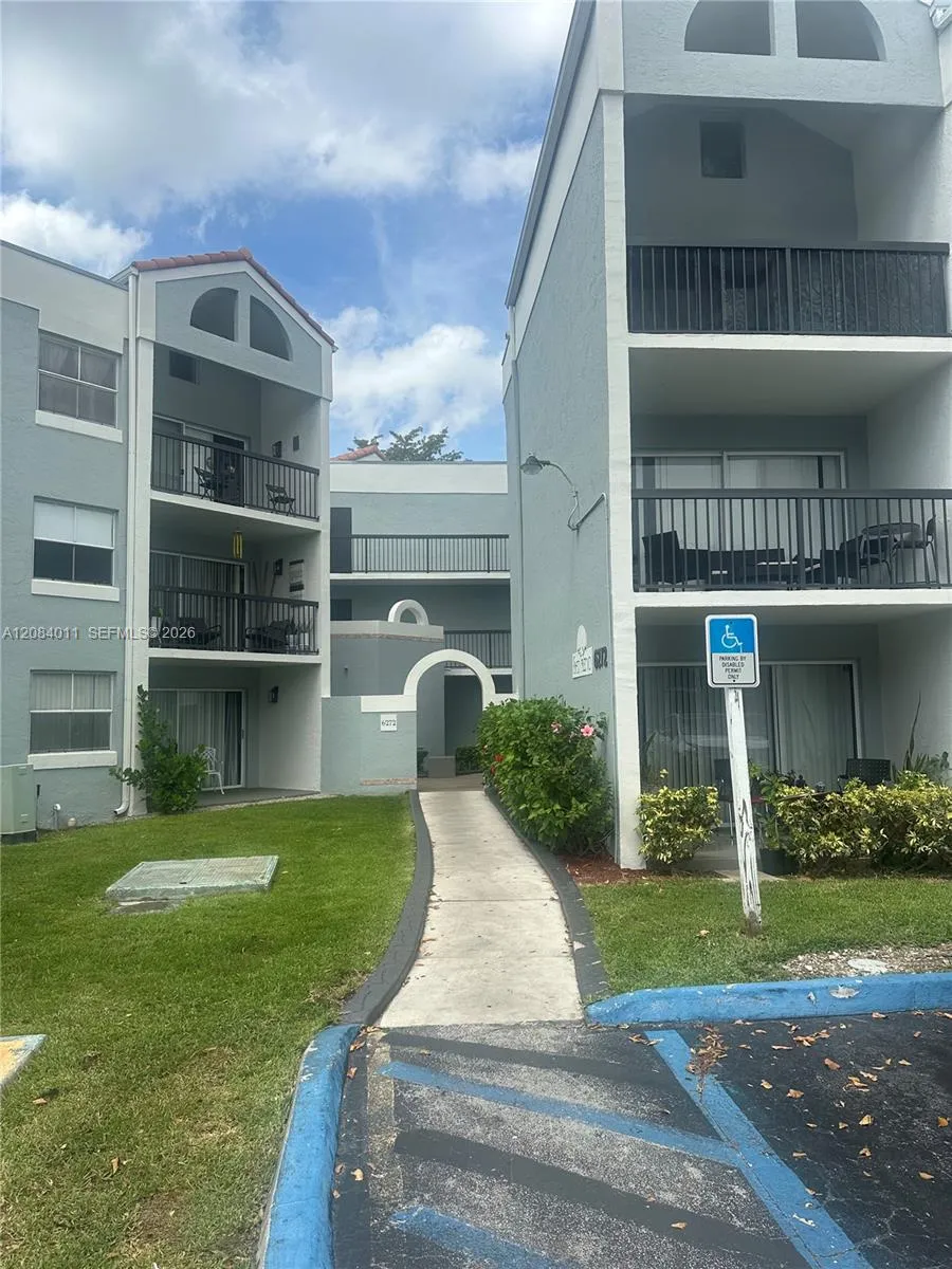 6272 NW 186th St #212 Hialeah, FL 33015