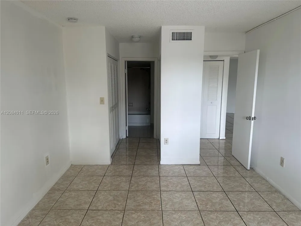 6272 NW 186th St #212 Hialeah, FL 33015