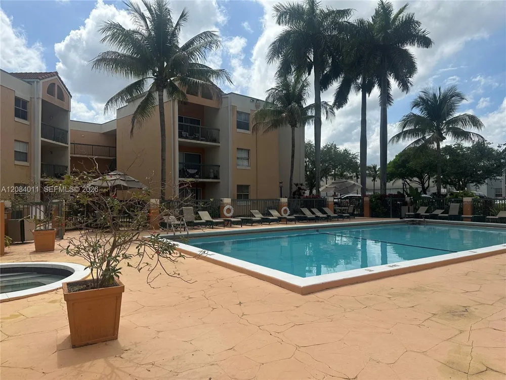6272 NW 186th St #212 Hialeah, FL 33015