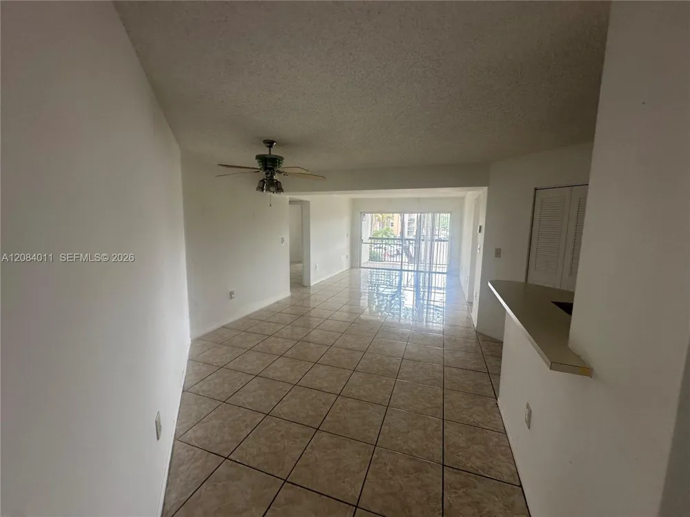 6272 NW 186th St #212 Hialeah, FL 33015
