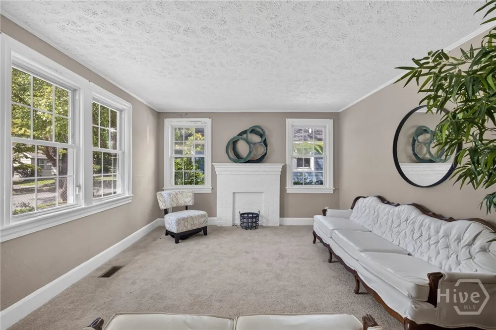 412 Lawton Avenue Savannah, GA 31404