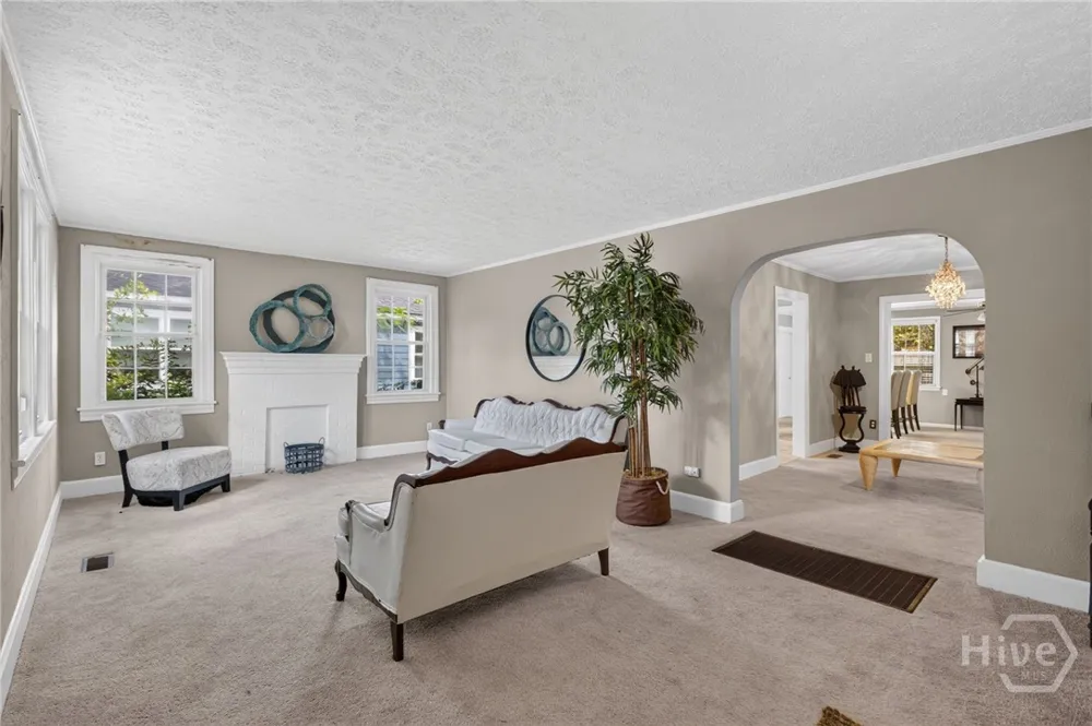 412 Lawton Avenue Savannah, GA 31404