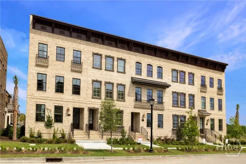 352 Eastern Wharf Avenue