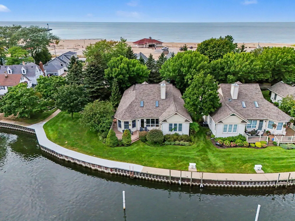 1 Harbor Point Lane Manistee City, MI 49660