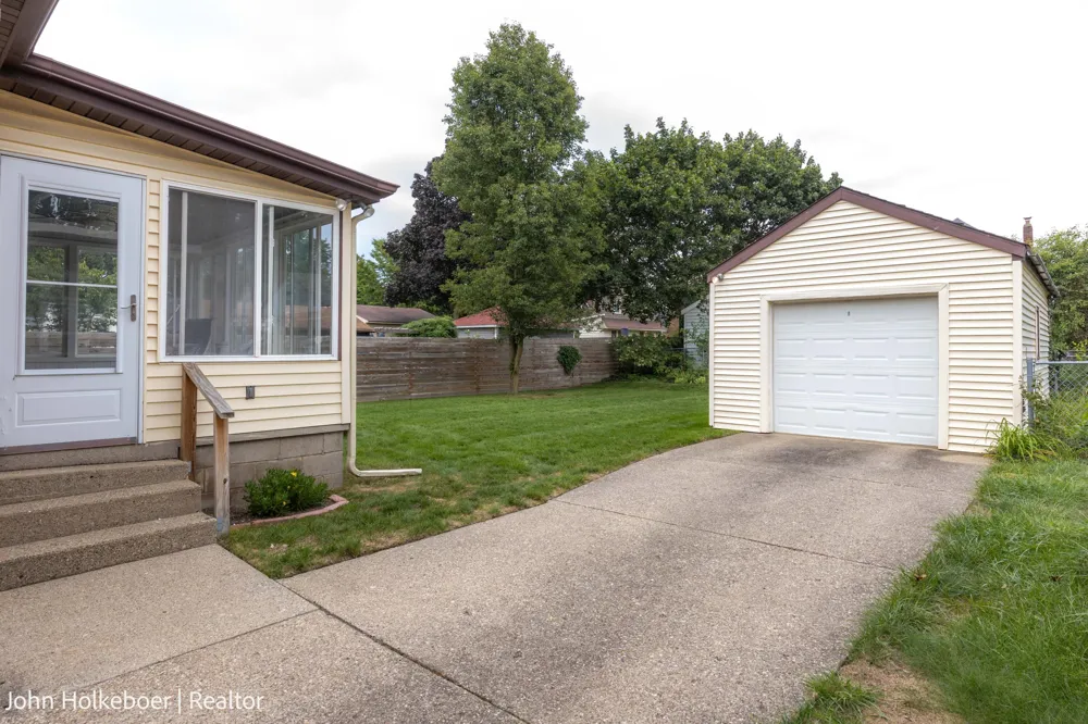 2226 College Avenue SE Grand Rapids City, MI 49507