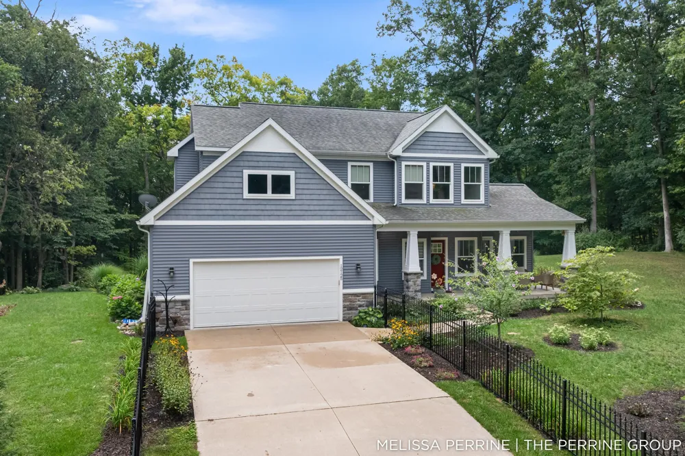 12125 Cherry Creek Ridge NE Vergennes Township, MI 49331
