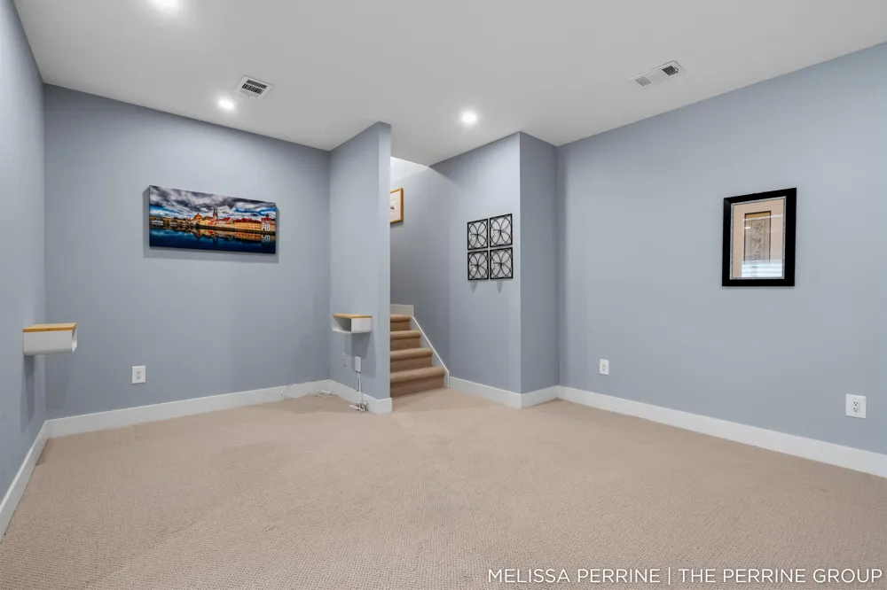 12125 Cherry Creek Ridge NE Vergennes Township, MI 49331