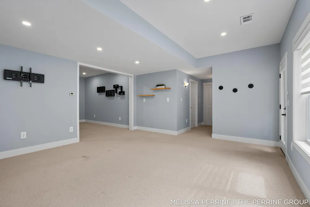 12125 Cherry Creek Ridge NE Vergennes Township, MI 49331
