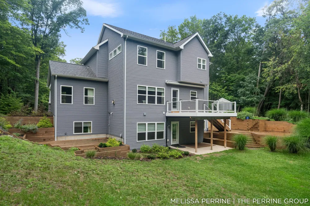 12125 Cherry Creek Ridge NE Vergennes Township, MI 49331