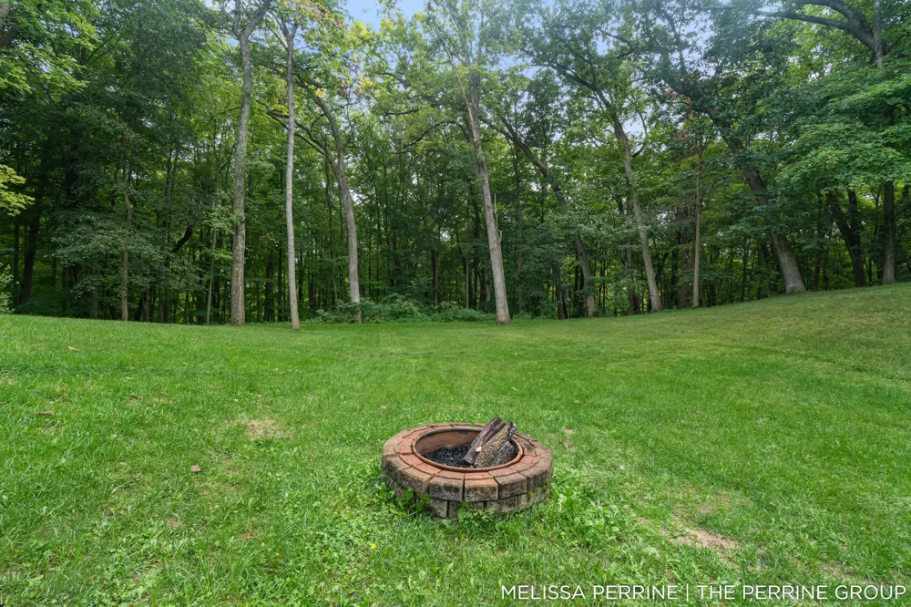 12125 Cherry Creek Ridge NE Vergennes Township, MI 49331
