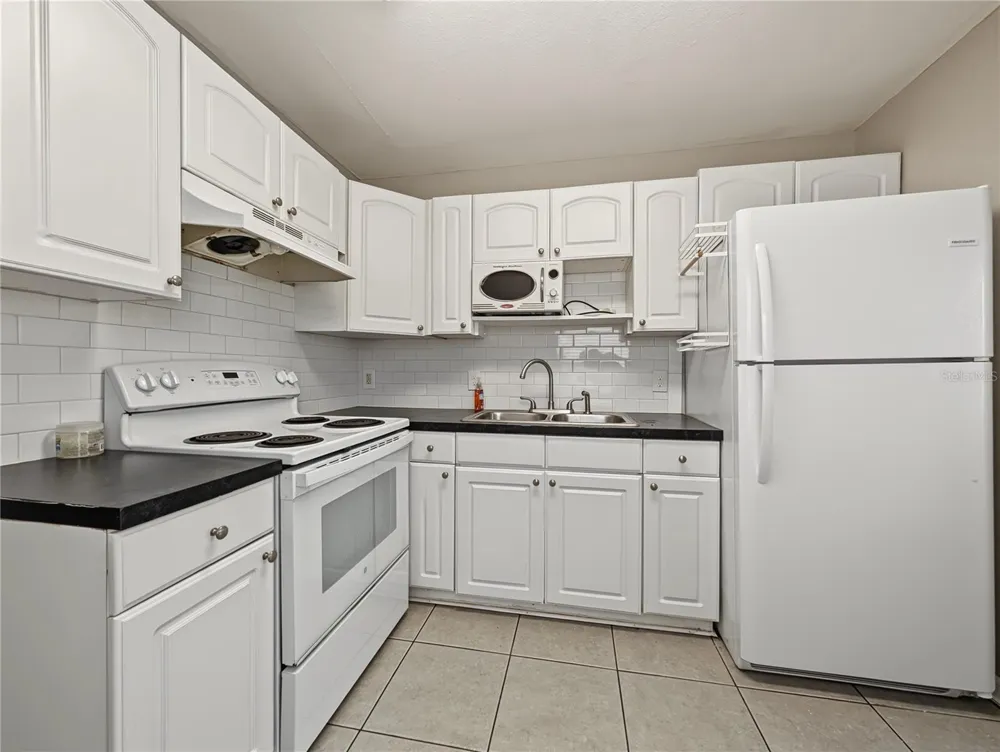 1708 6TH AVENUE E Bradenton, FL 34208