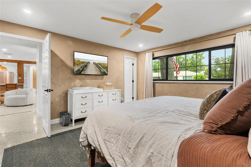 2410 VALENCIA DRIVE Sarasota, FL 34239