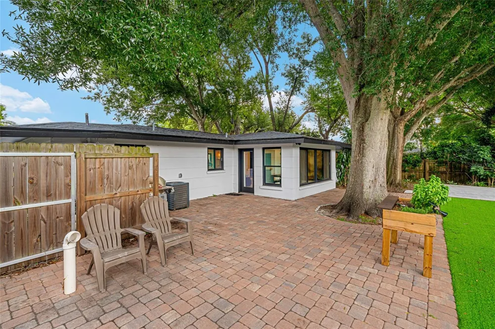 2410 VALENCIA DRIVE Sarasota, FL 34239