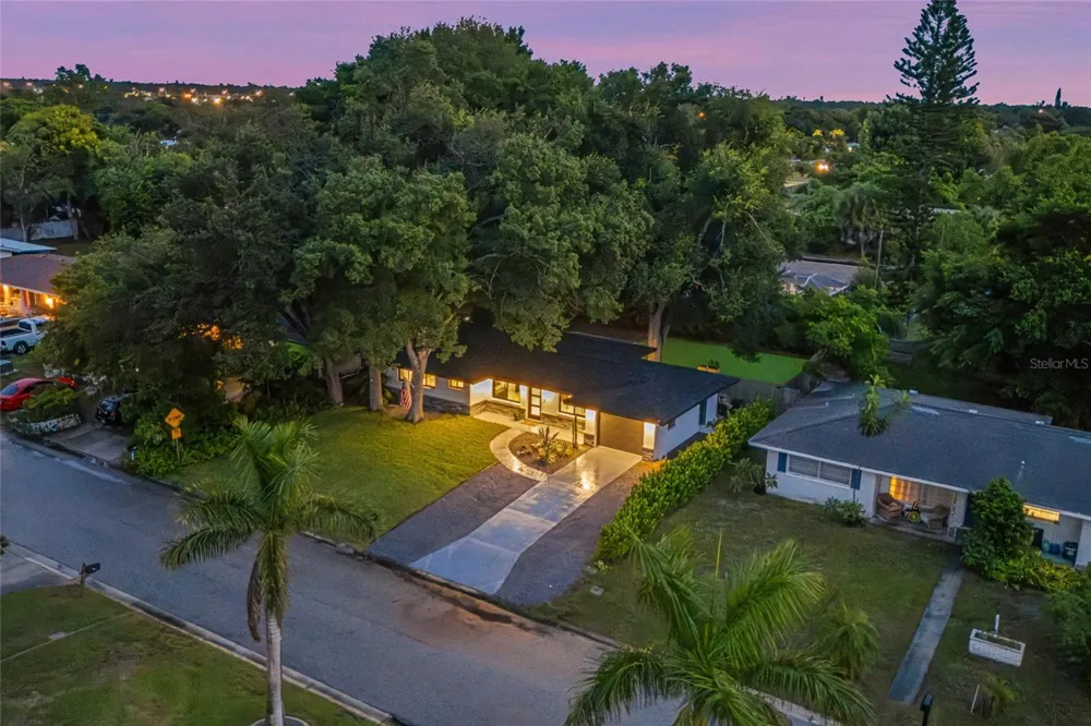 2410 VALENCIA DRIVE Sarasota, FL 34239