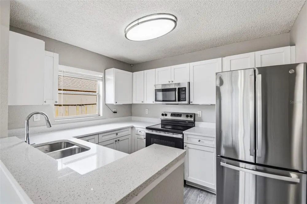 1616 27TH AVENUE E Bradenton, FL 34208