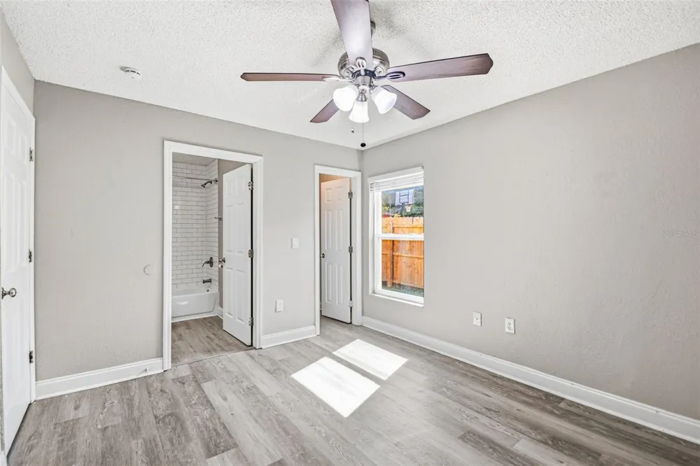 1616 27TH AVENUE E Bradenton, FL 34208