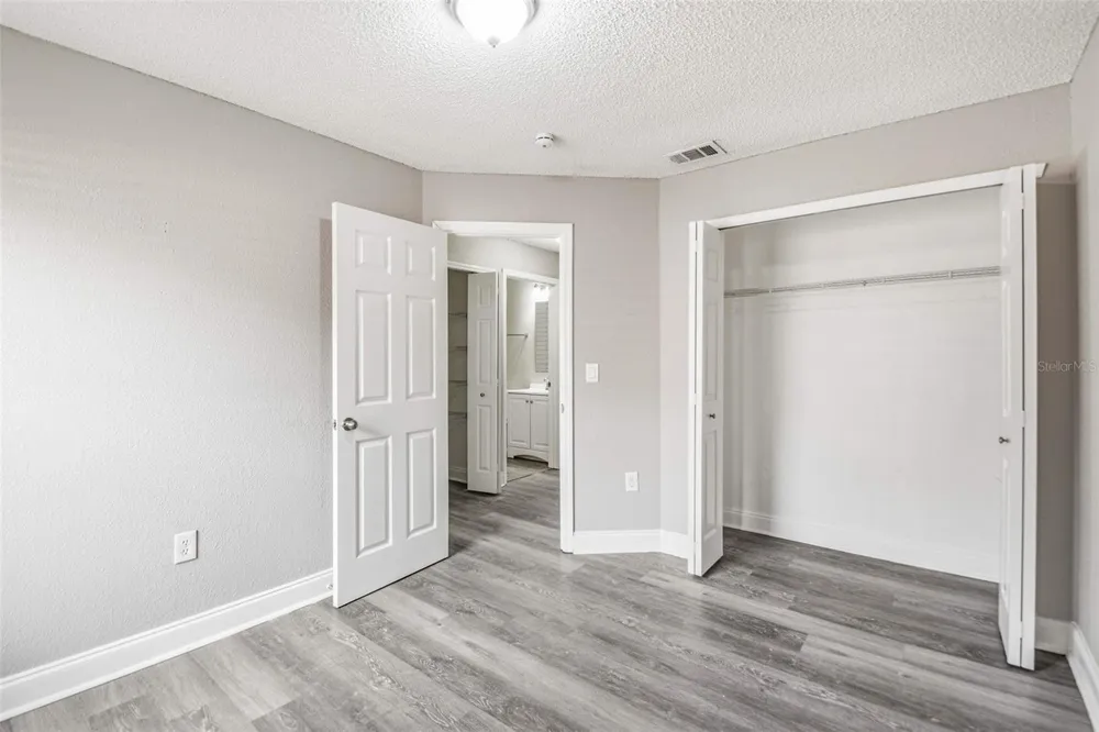 1616 27TH AVENUE E Bradenton, FL 34208
