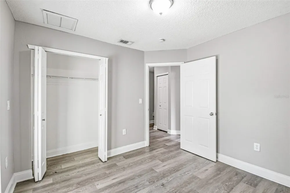 1616 27TH AVENUE E Bradenton, FL 34208