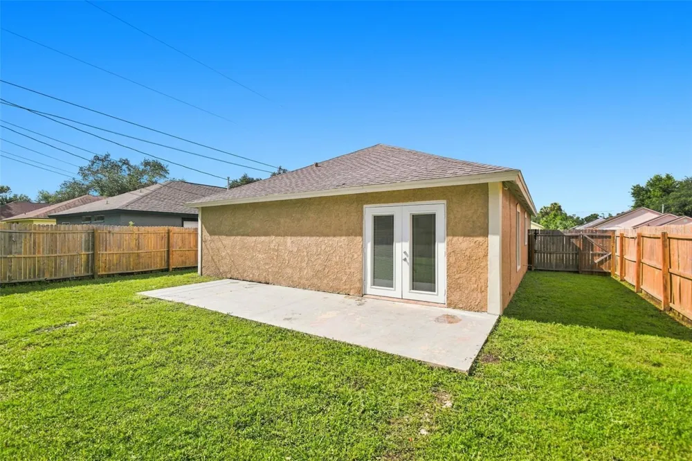 1616 27TH AVENUE E Bradenton, FL 34208