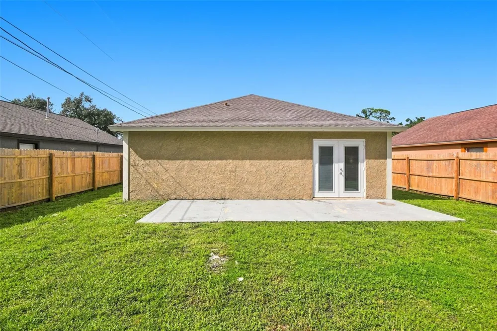 1616 27TH AVENUE E Bradenton, FL 34208