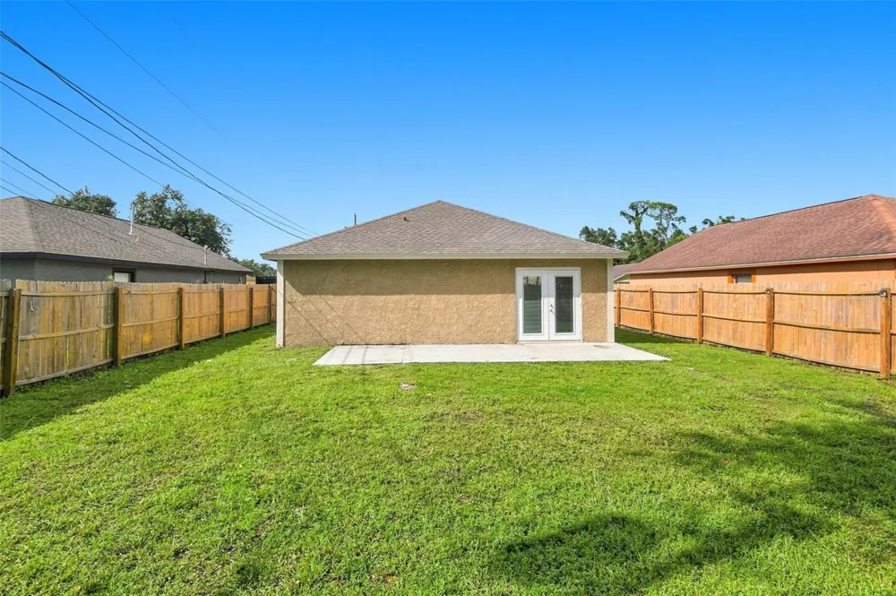 1616 27TH AVENUE E Bradenton, FL 34208