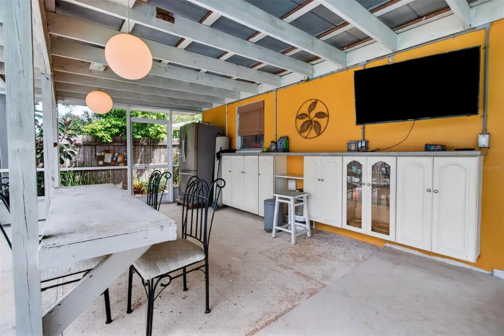11420 OVAL DRIVE W Largo, FL 33774
