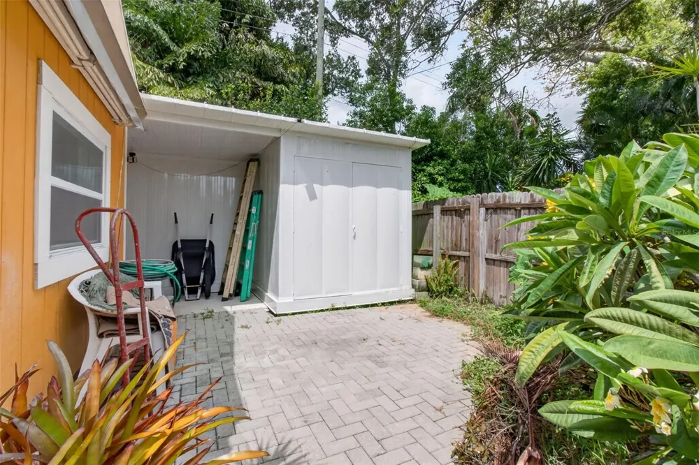 11420 OVAL DRIVE W Largo, FL 33774