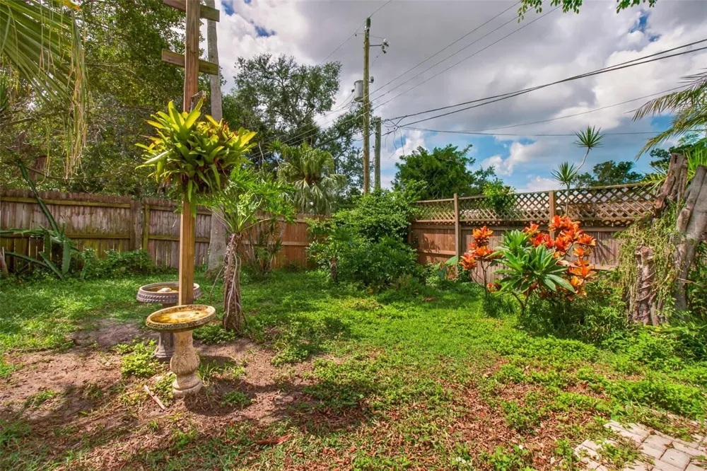 11420 OVAL DRIVE W Largo, FL 33774