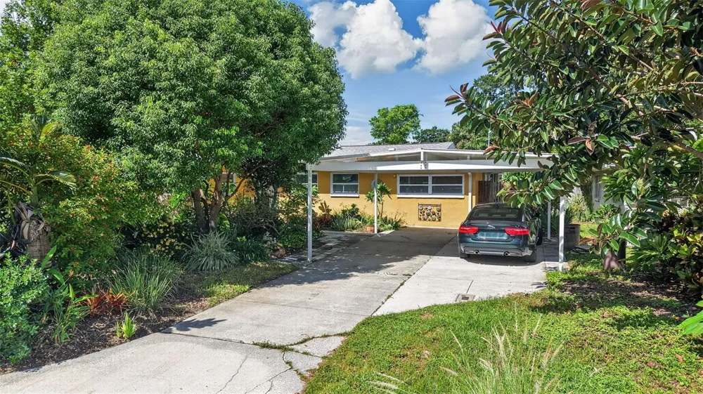 11420 OVAL DRIVE W Largo, FL 33774