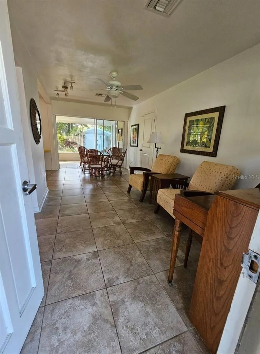 11598 OVAL DRIVE W Largo, FL 33774