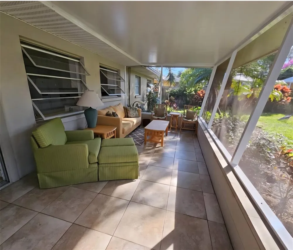 11598 OVAL DRIVE W Largo, FL 33774