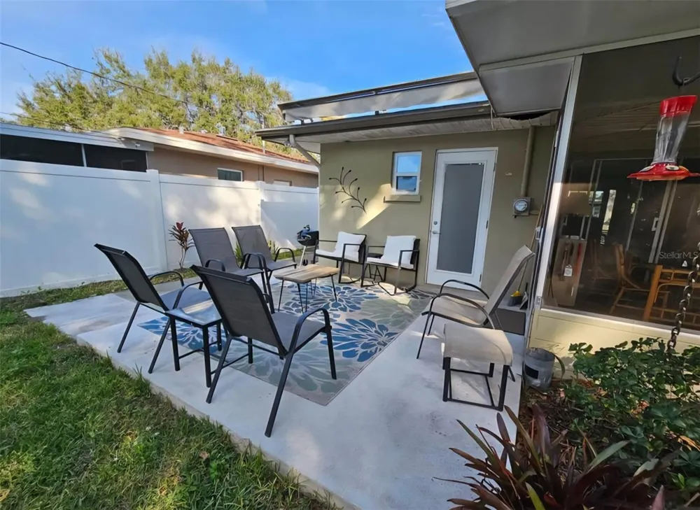 11598 OVAL DRIVE W Largo, FL 33774