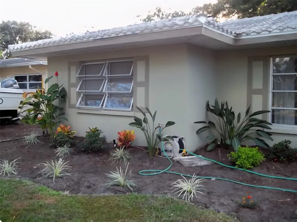 11598 OVAL DRIVE W Largo, FL 33774