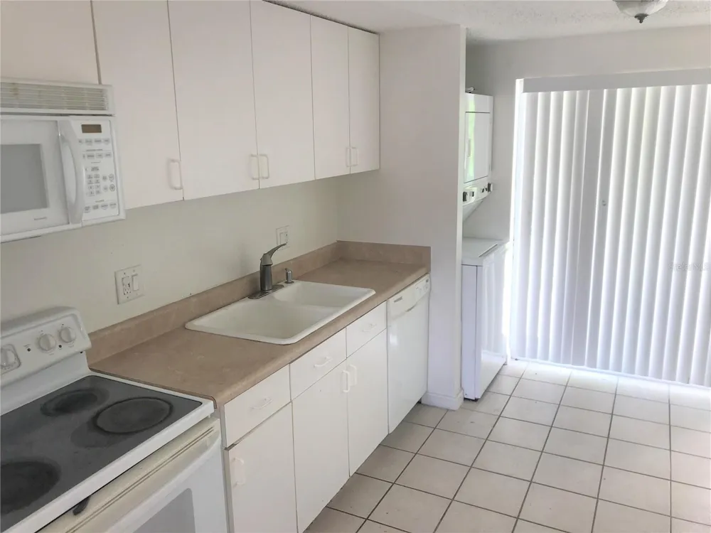 1323 54TH AVENUE E #16E Bradenton, FL 34203