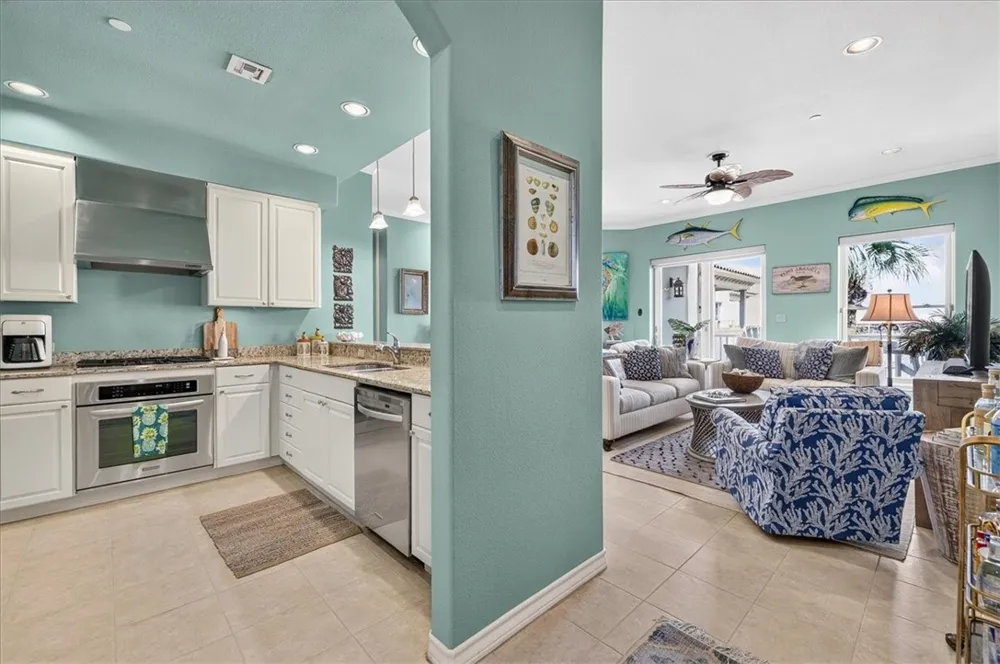 224 W Cotter Avenue #206 Port Aransas, TX 78373