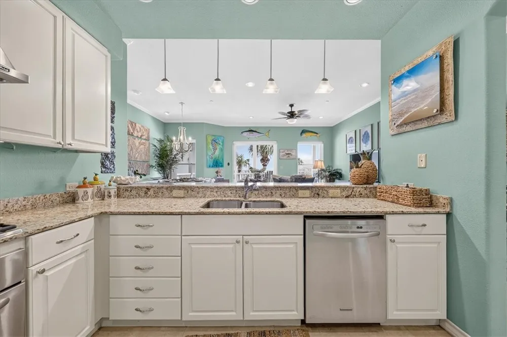 224 W Cotter Avenue #206 Port Aransas, TX 78373