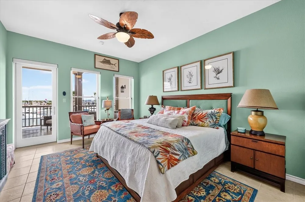 224 W Cotter Avenue #206 Port Aransas, TX 78373