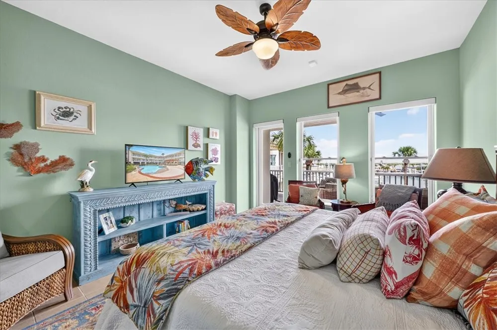 224 W Cotter Avenue #206 Port Aransas, TX 78373