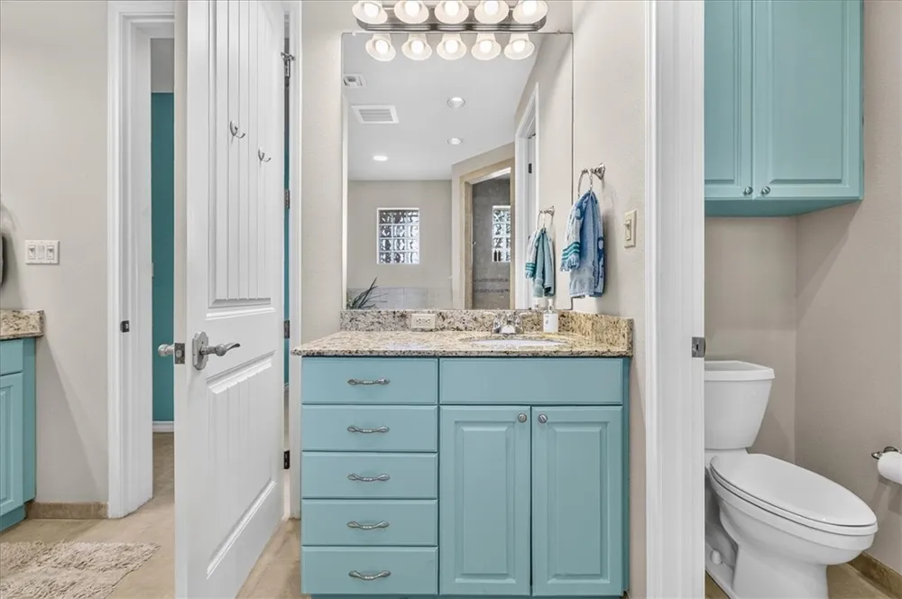 224 W Cotter Avenue #206 Port Aransas, TX 78373