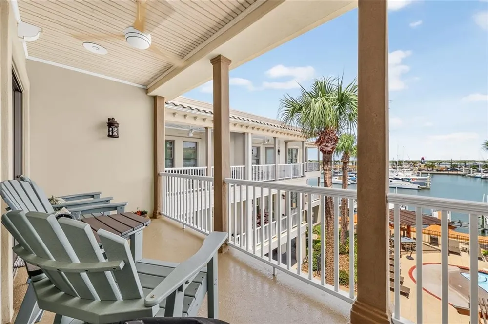 224 W Cotter Avenue #206 Port Aransas, TX 78373