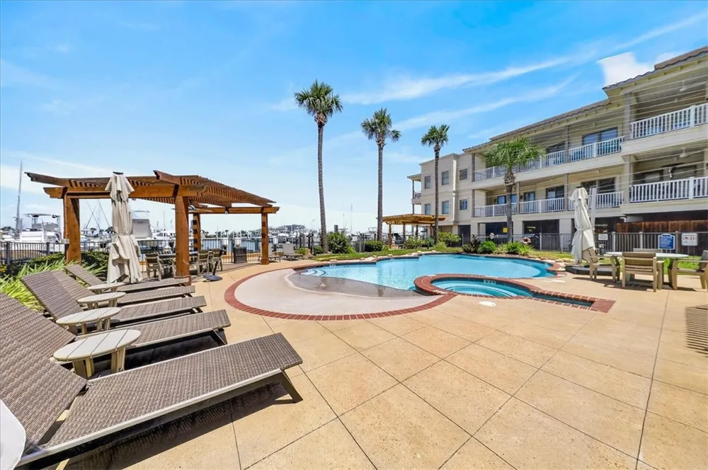 224 W Cotter Avenue #206 Port Aransas, TX 78373