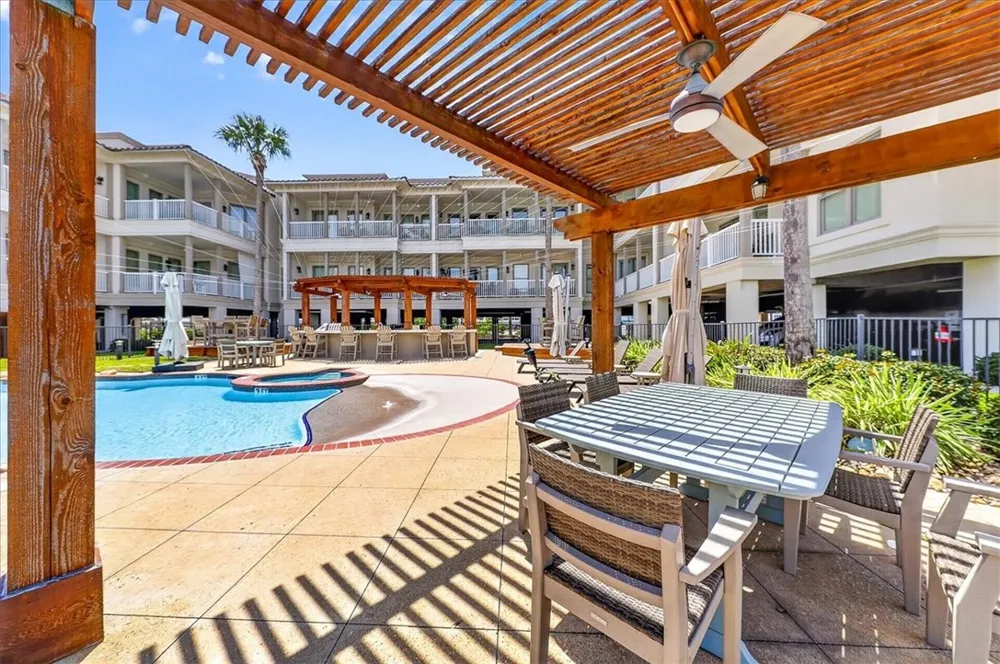 224 W Cotter Avenue #206 Port Aransas, TX 78373