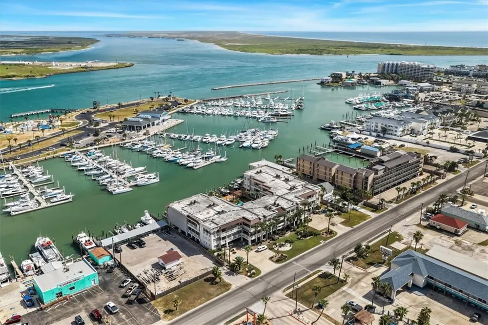 224 W Cotter Avenue #206 Port Aransas, TX 78373